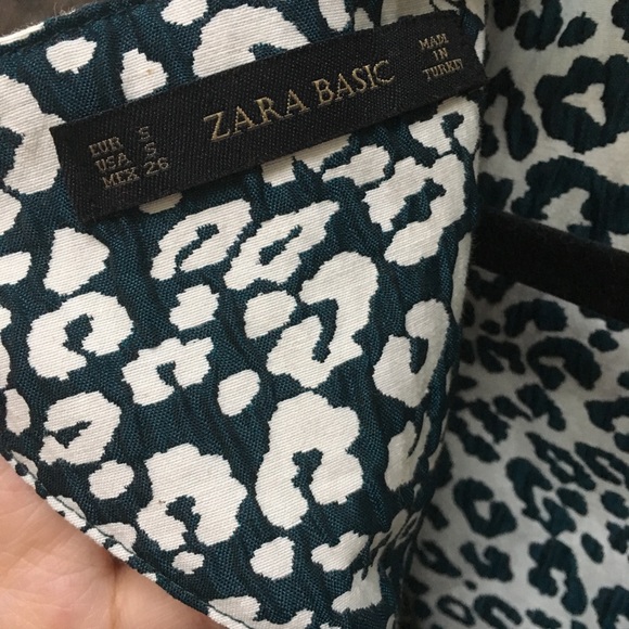 Stunning green leopard peplum crop top - Picture 3 of 6